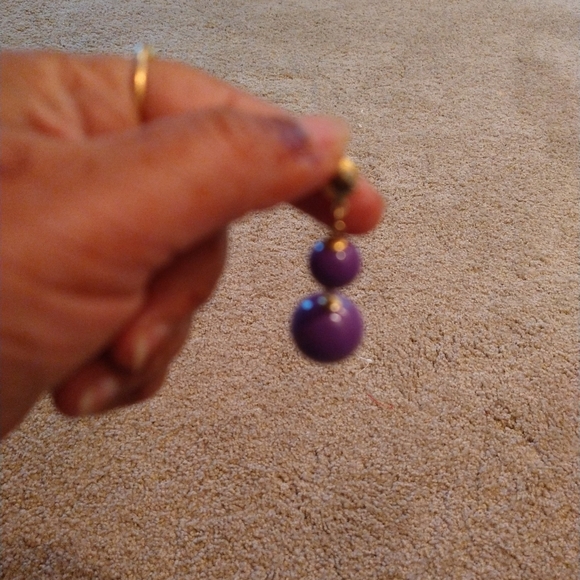 Pair of gold toned and purple earrings - Picture 3 of 5